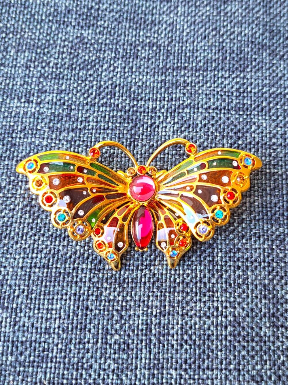 JOAN RIVERS JEWELED BUTTERFLY GOLD TONE BROOCH PIN